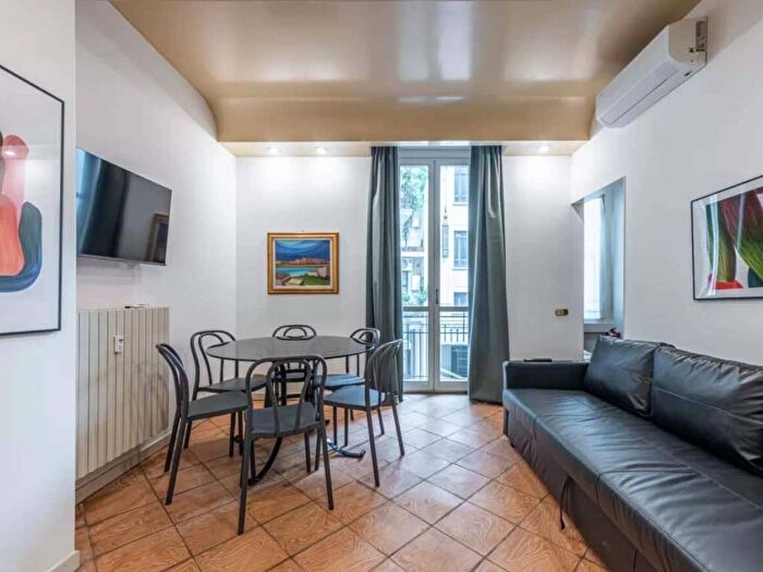 Appartamento trilocale in affitto in Corso di Porta Vigentina, Quadronno Crocetta, Milano