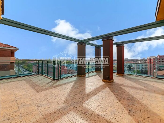 Appartamento quadrilocale in vendita in Viale Monza, Milano