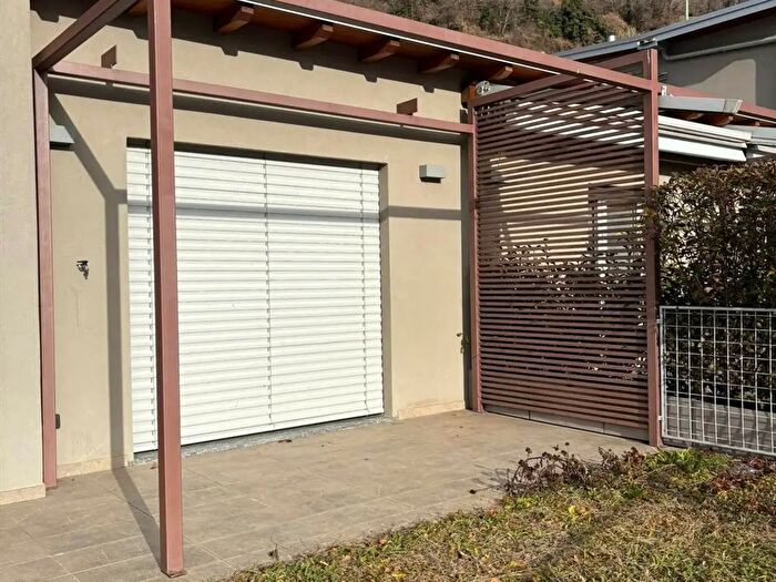 Appartamento bilocale in vendita in Via dallAlto, Gera Lario