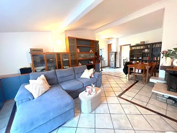 Appartamento quadrilocale in vendita in Via dei Mulini, Como