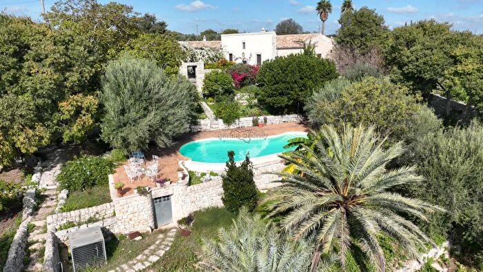 Casa con 11 locali in vendita in Provinciale, Modica