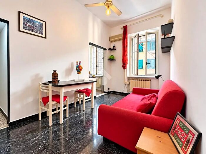 Appartamento quadrilocale in vendita in Salita di Santa Maria di Castello, Genova