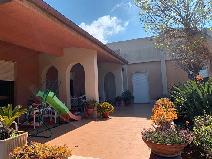 Casa con 5 locali in affitto in Contrada Bambina, Marsala