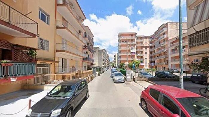 Appartamento quadrilocale in affitto in Via Sandro Botticelli, Pianura, Napoli