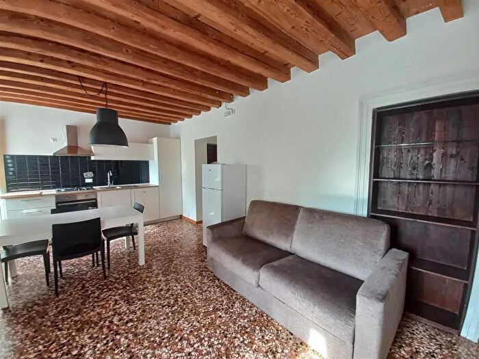 Appartamento bilocale in affitto in Piazza dei Signori, Vicenza