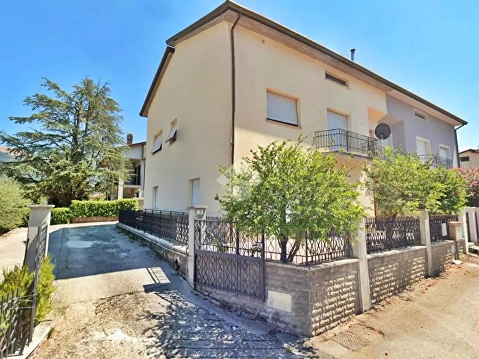 Appartamento quadrilocale in vendita in Via Salvador Allende, Gualdo Tadino
