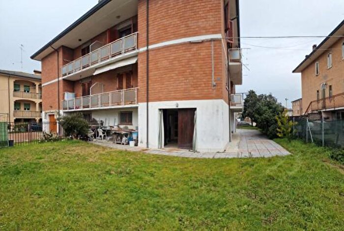 Appartamento con 5 locali in vendita in Via Piave, Comacchio