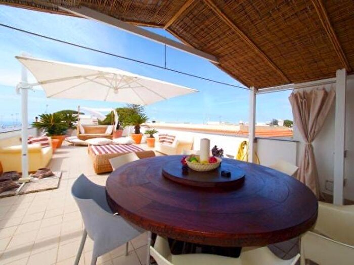 Appartamento quadrilocale in vendita in Via Rio Caprile, Anacapri