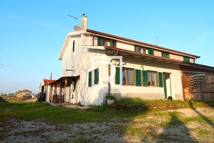 Casa con 6 locali in vendita in Via Cannucceto Cesenatico, Cesenatico