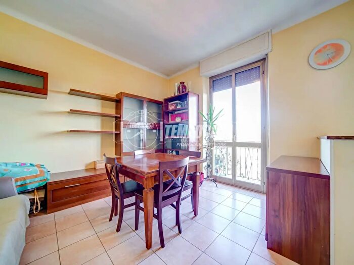 Appartamento bilocale in vendita in Via Leonardo da Vinci, Gazzada Schianno