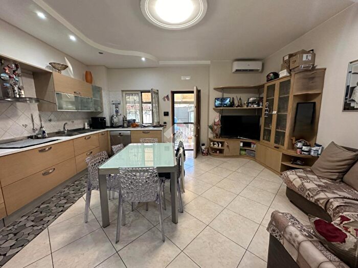 Casa trilocale in vendita in Via Lago Lucrino, Napoli