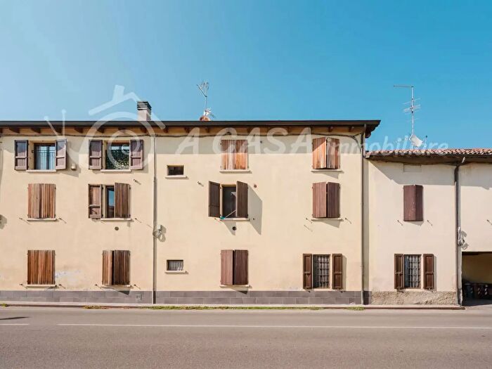 Appartamento trilocale in vendita in Via Dante Alighieri, Felino