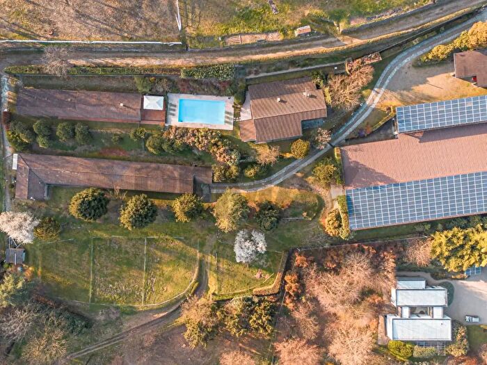 Casa con 6 locali in vendita in Via per Meina, Nebbiuno