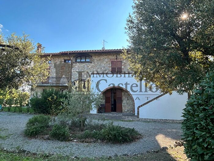 Casa con 6 locali in vendita in Villastrada, Castiglione Del Lago