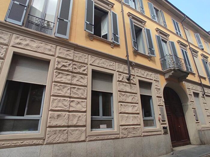 Appartamento quadrilocale in affitto in Via Cesare Magnani Ricotti, Centro Storico, Novara