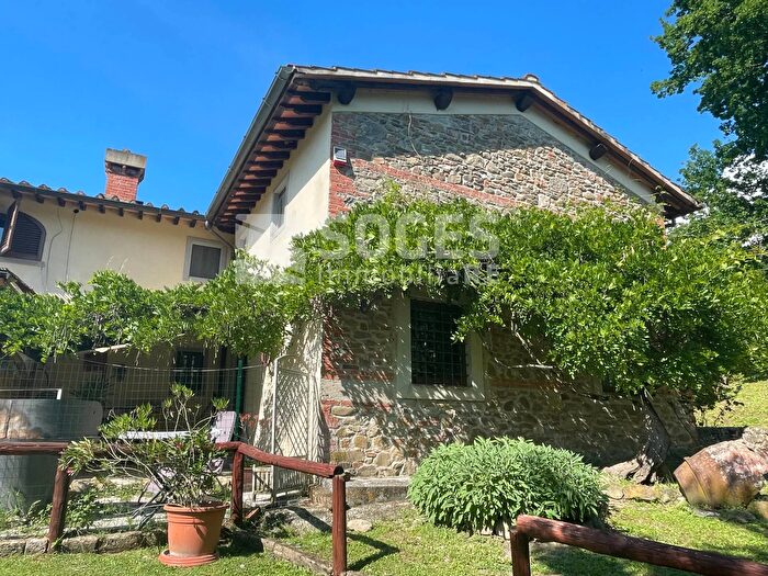 Casa con 7 locali in vendita in Tornia, Reggello