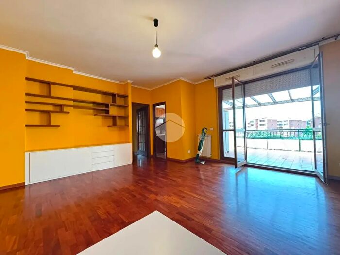 Appartamento trilocale in vendita in Via Antonio Signorini, Roma