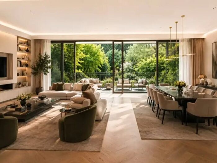 Appartamento con 5 locali in affitto in Milano