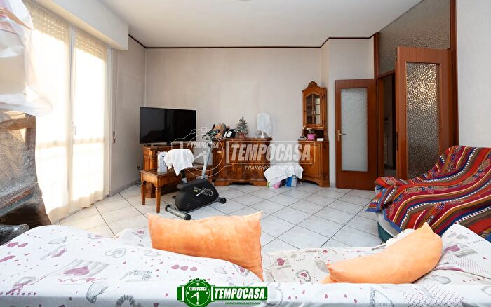 Appartamento quadrilocale in vendita in Via Maggio, Cavenago Di Brianza