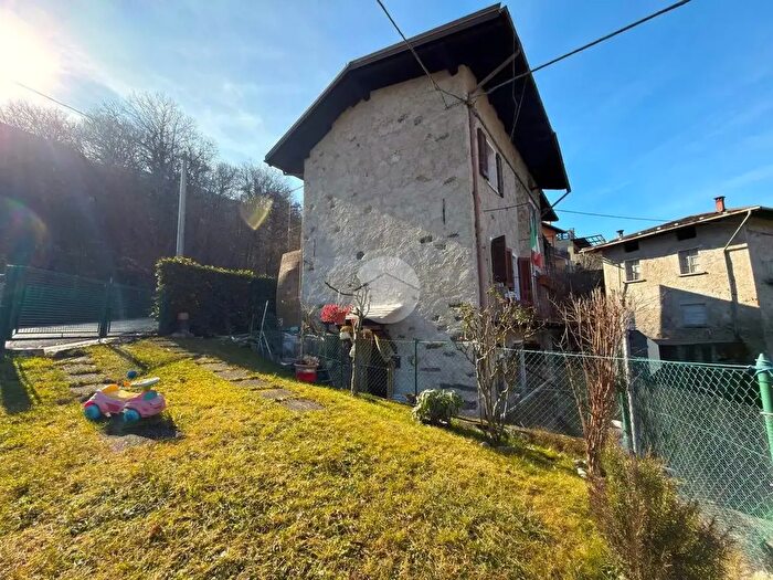 Appartamento trilocale in vendita in Via Bordighi, Albosaggia