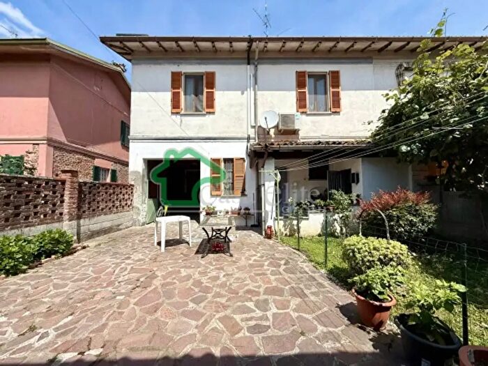 Casa quadrilocale in vendita in Via San Leone, Villanova Del Sillaro