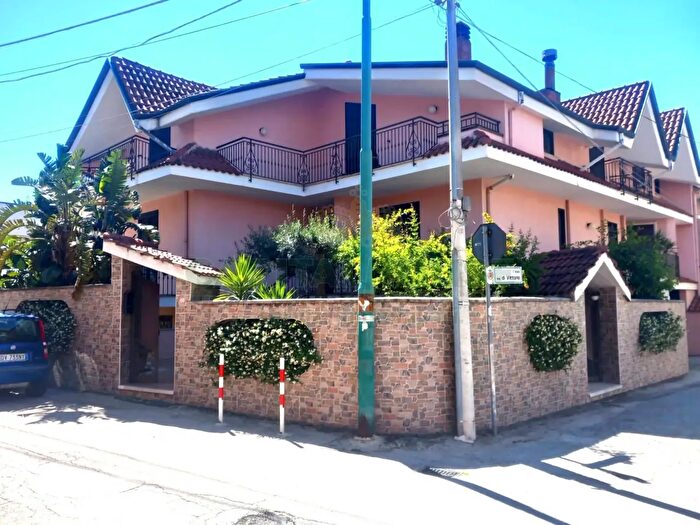 Casa con 10 locali in vendita in Sperone