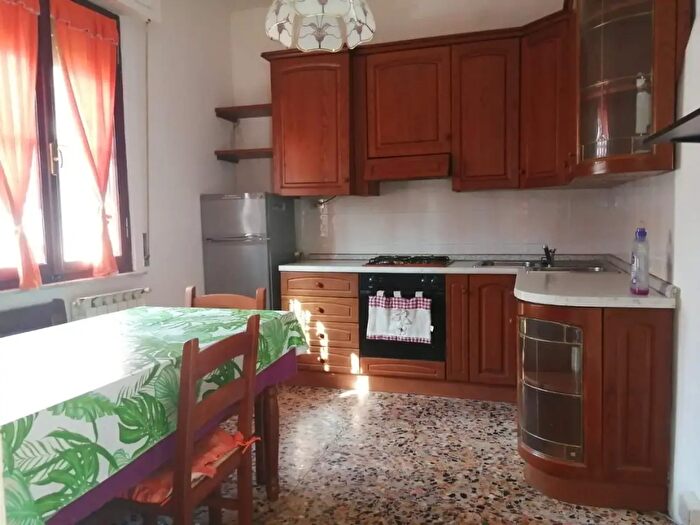 Appartamento con 5 locali in affitto in Cascina