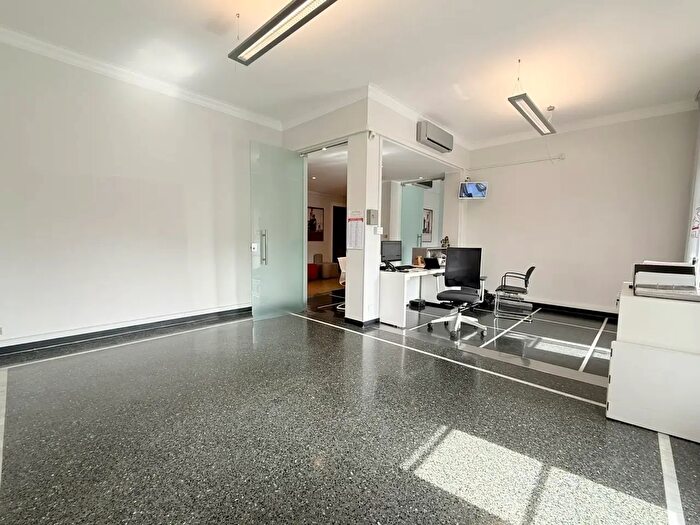 Appartamento con 9 locali in affitto in Piazza Leonardo da Vinci, Genova