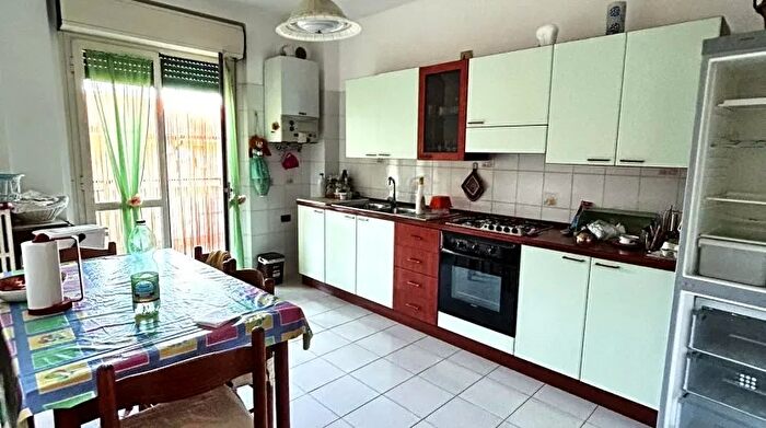 Appartamento trilocale in vendita in Corso Magliano Larino Larino, Larino