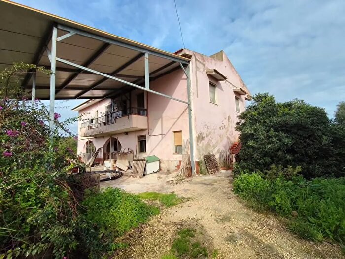 Casa con 5 locali in vendita in Via Pergusa, Melilli