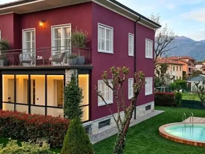 Casa con 6 locali in vendita in Bergamo