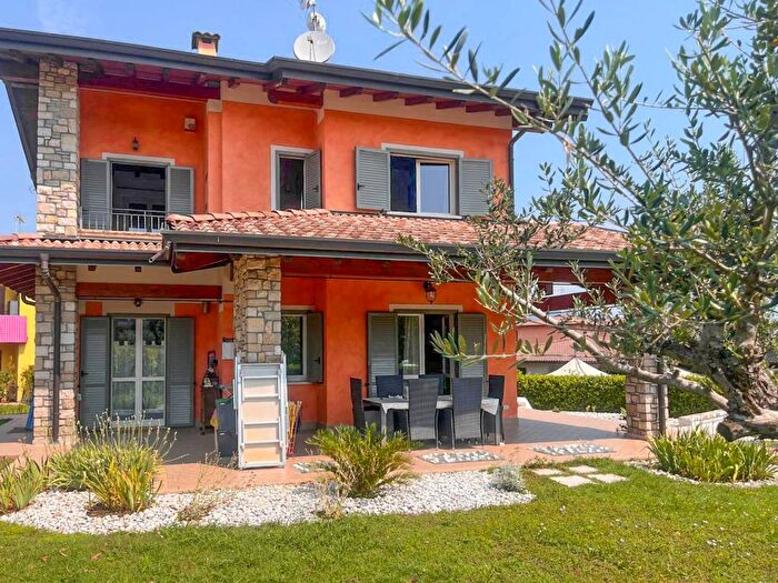 Casa trilocale in affitto in Moniga del Garda