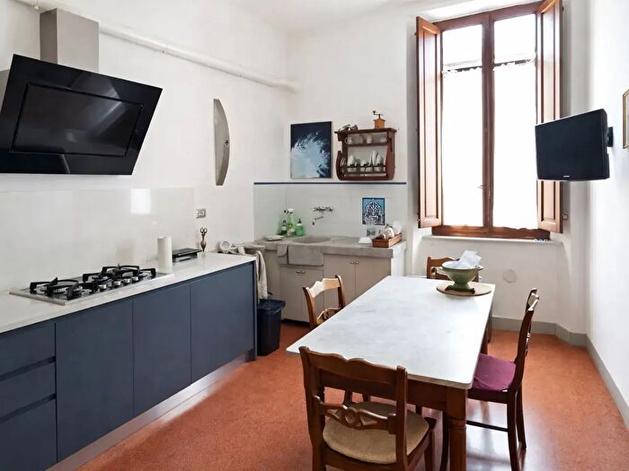 Appartamento con 5 locali in vendita in Lucca