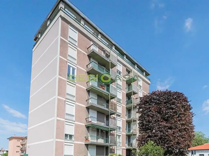 Appartamento trilocale in vendita in Via Dante, Desio