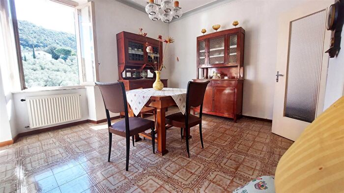 Appartamento con 5 locali in vendita in Lerici