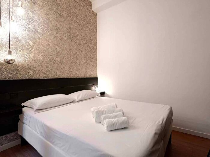 Appartamento in affitto in Via Emilio Morosini, Montenero, Milano