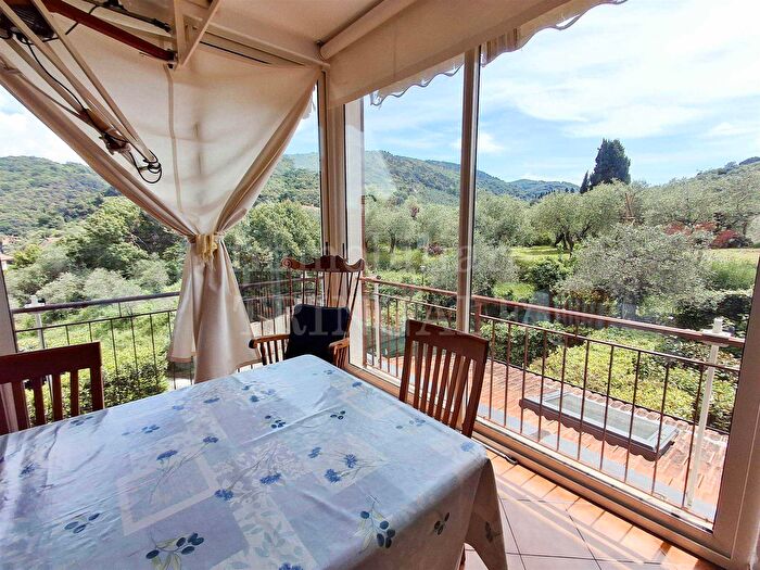 Appartamento con 6 locali in vendita in Lerici