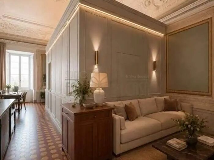 Appartamento con 6 locali in vendita in Pietrasanta