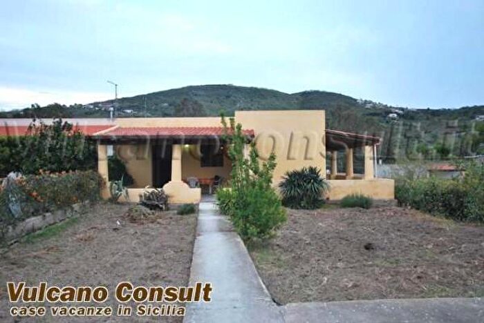 Casa quadrilocale in vendita in Lipari Quattropani, Lipari