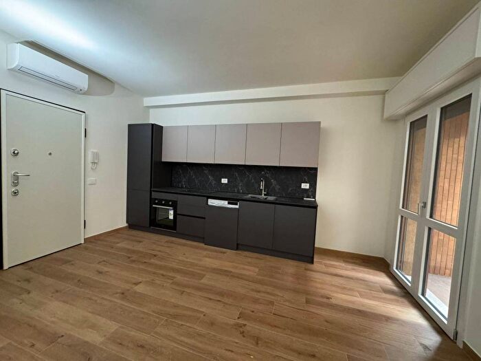 Appartamento bilocale in affitto in Via Giambellino, Giambellino, Milano