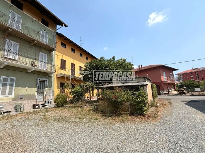 Casa quadrilocale in vendita in Via Barazze, Cossato