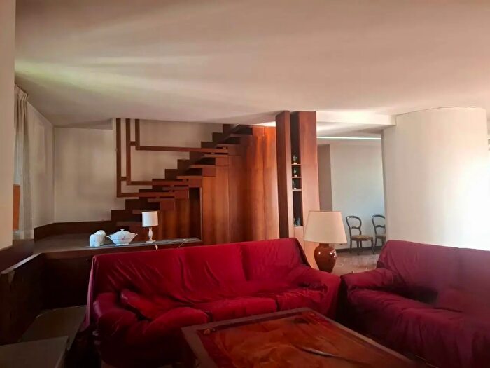 Casa con 10 locali in vendita in Fucecchio