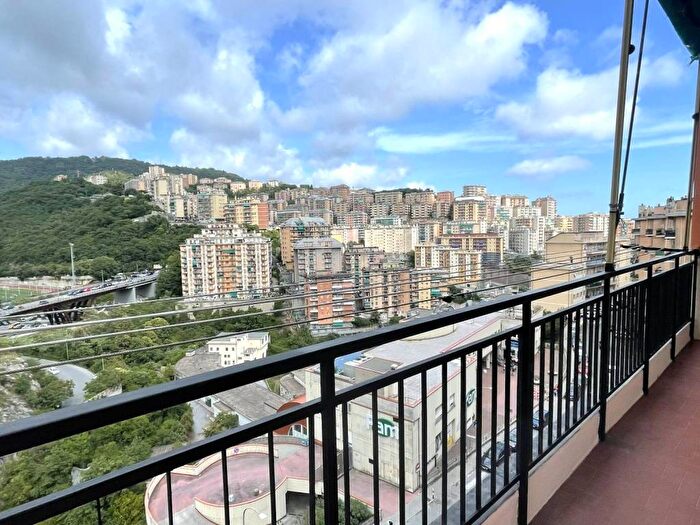 Appartamento con 5 locali in affitto in Via Taranto, Granarolo, Genova