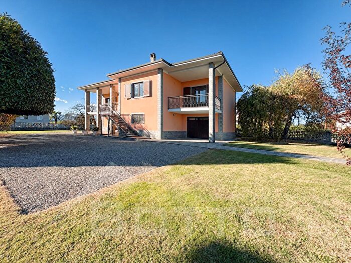 Casa con 5 locali in vendita in Via Bardesa N, Suno