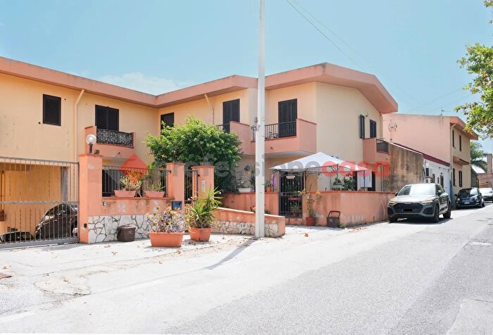 Appartamento bilocale in vendita in Via Pace Giammoro, Pace Del Mela