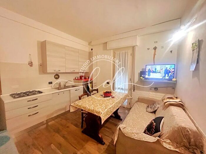 Appartamento trilocale in vendita in Viareggio