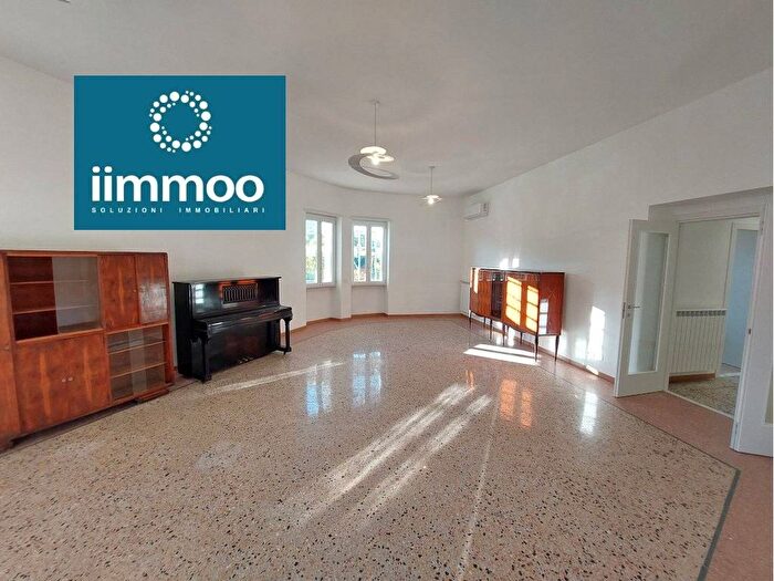 Appartamento con 6 locali in affitto in Lungotevere delle Navi, Flaminio, Roma