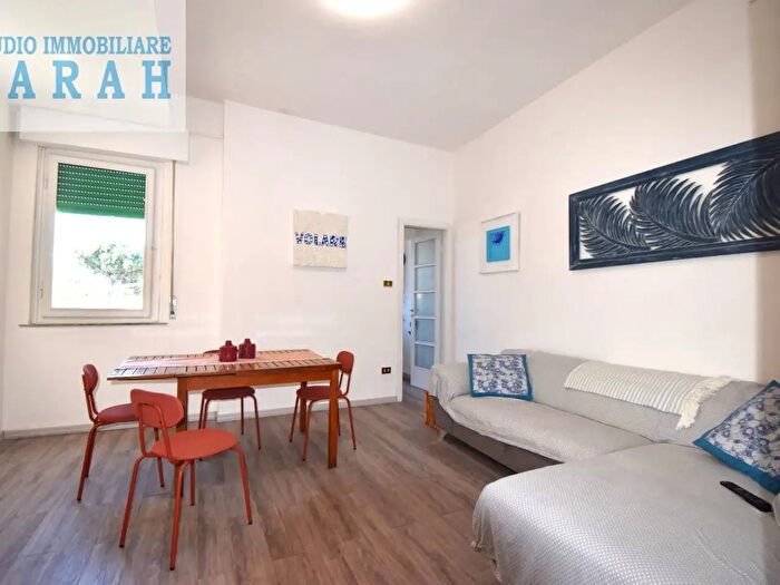Appartamento quadrilocale in vendita in Via Regia, Viareggio