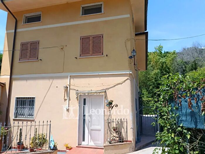 Casa con 8 locali in vendita in Via della Fontana, Massarosa