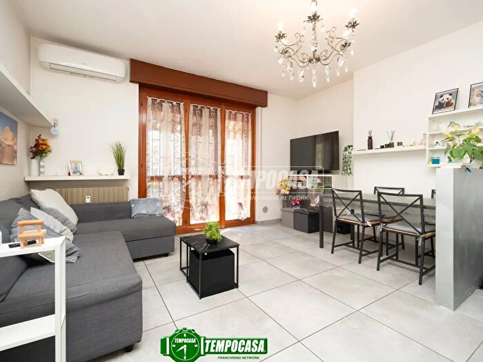 Appartamento trilocale in vendita in Via Alessandro Volta C, Bellinzago Lombardo